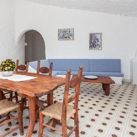 Welcomely - Lisa Apartment *